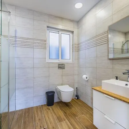 2 Bedroom Apt 12